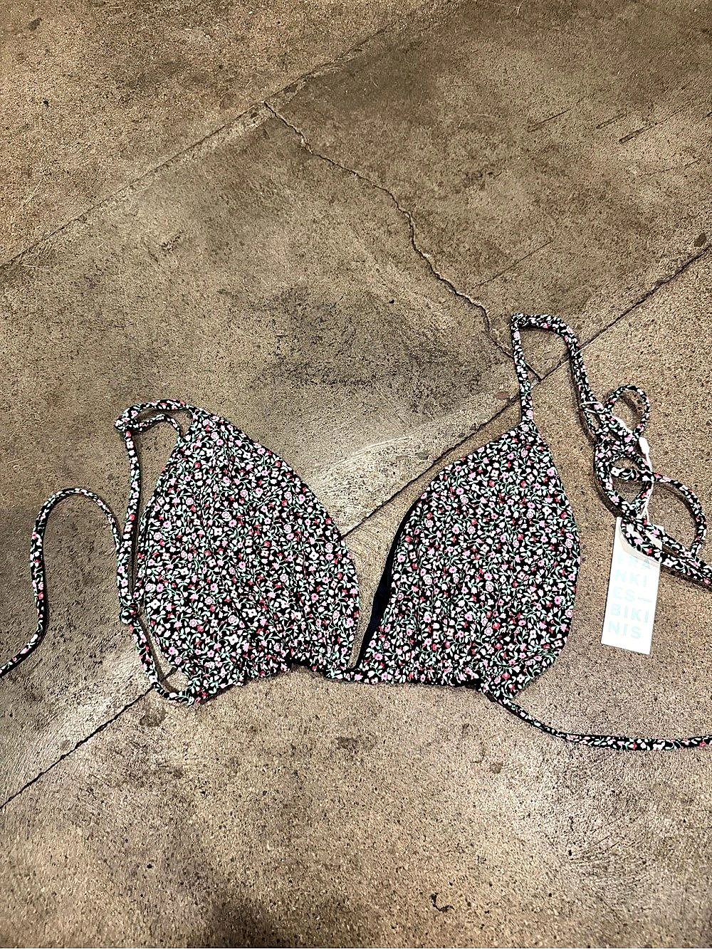 Frankies Bikinis Lumia Top Floral Bikini Top in Black & Pink Size XL NWT